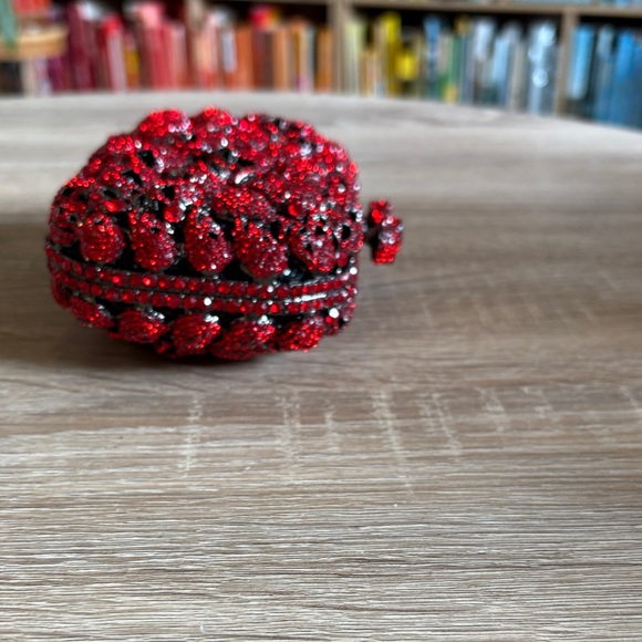 Fawziya Skull Clutch - Picture 4 of 10